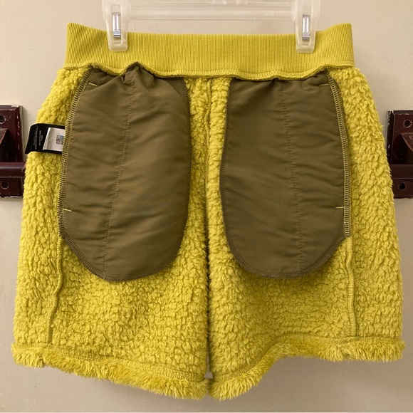 UGG Camilia Sherpa Shorts (NWT) in Mustard Yellow (Size S) - Cozy Wear - Picture 16 of 16